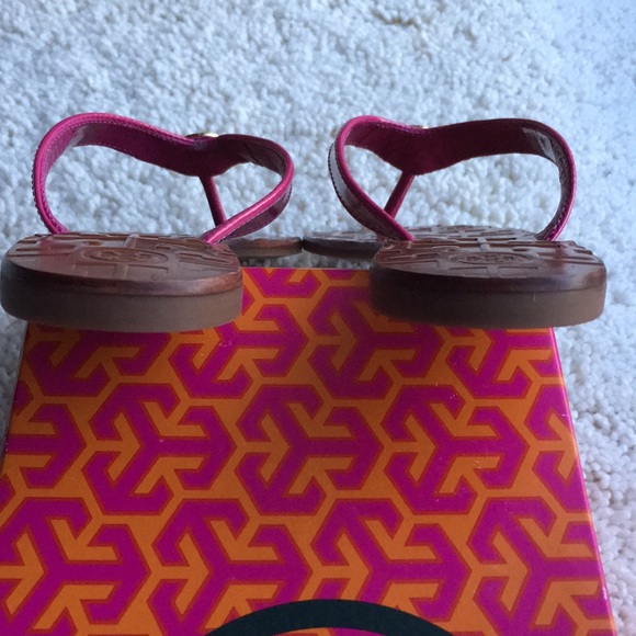 Tory Burch Thora.    Fuschia.   Size 6 - Picture 2 of 8